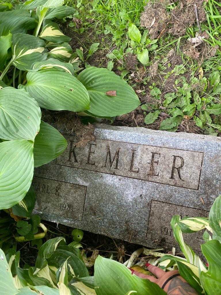 Alice M. Kemler's grave. Photo 2