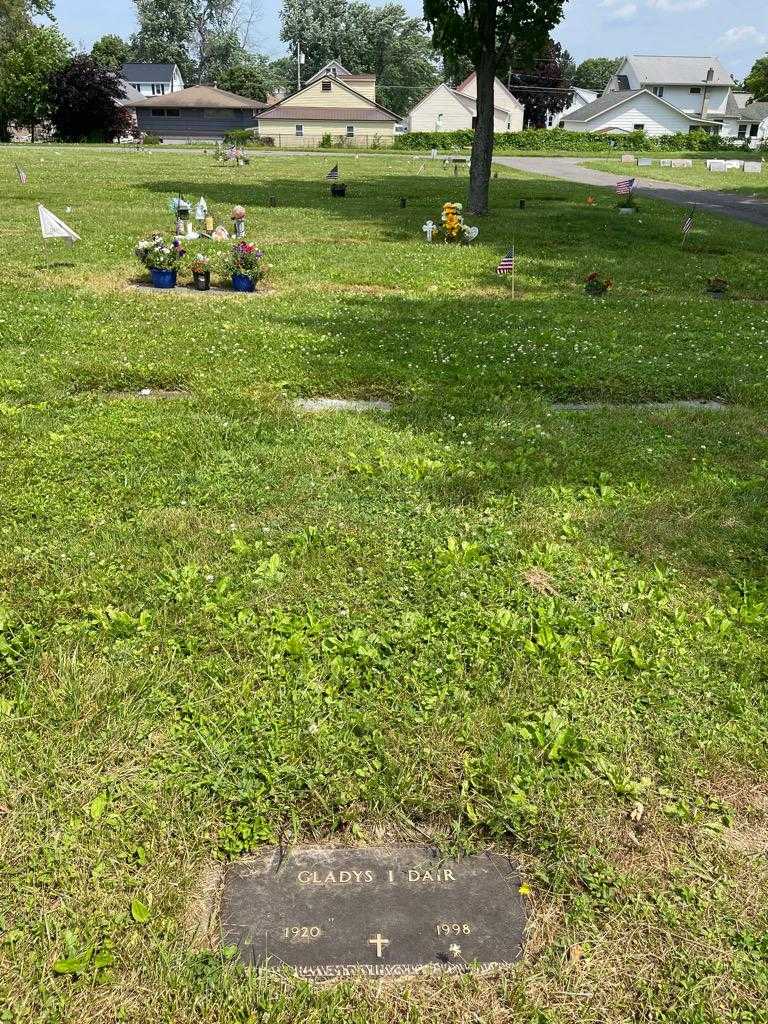 Gladys I. Dair's grave. Photo 2