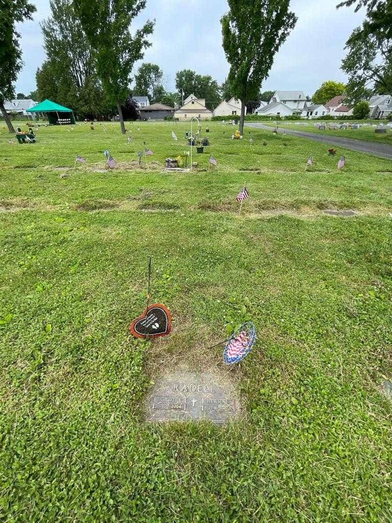 Herman Radell's grave. Photo 1