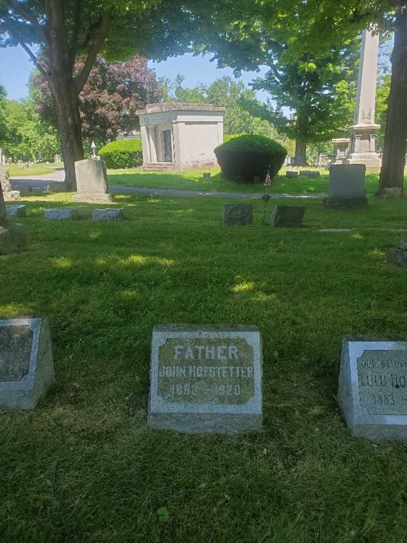 John F. Hofstetter's grave. Photo 1