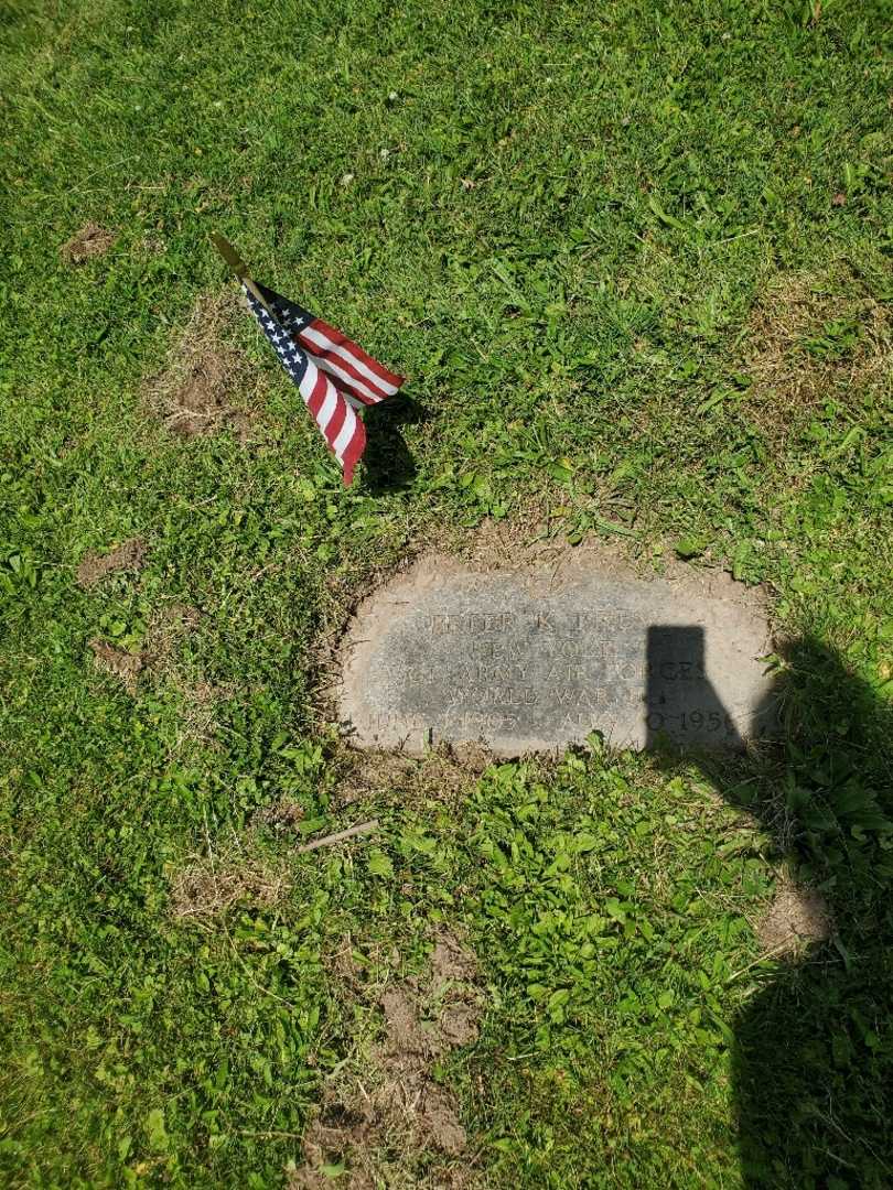 Sergeant Peter K. Frew's grave. Photo 2