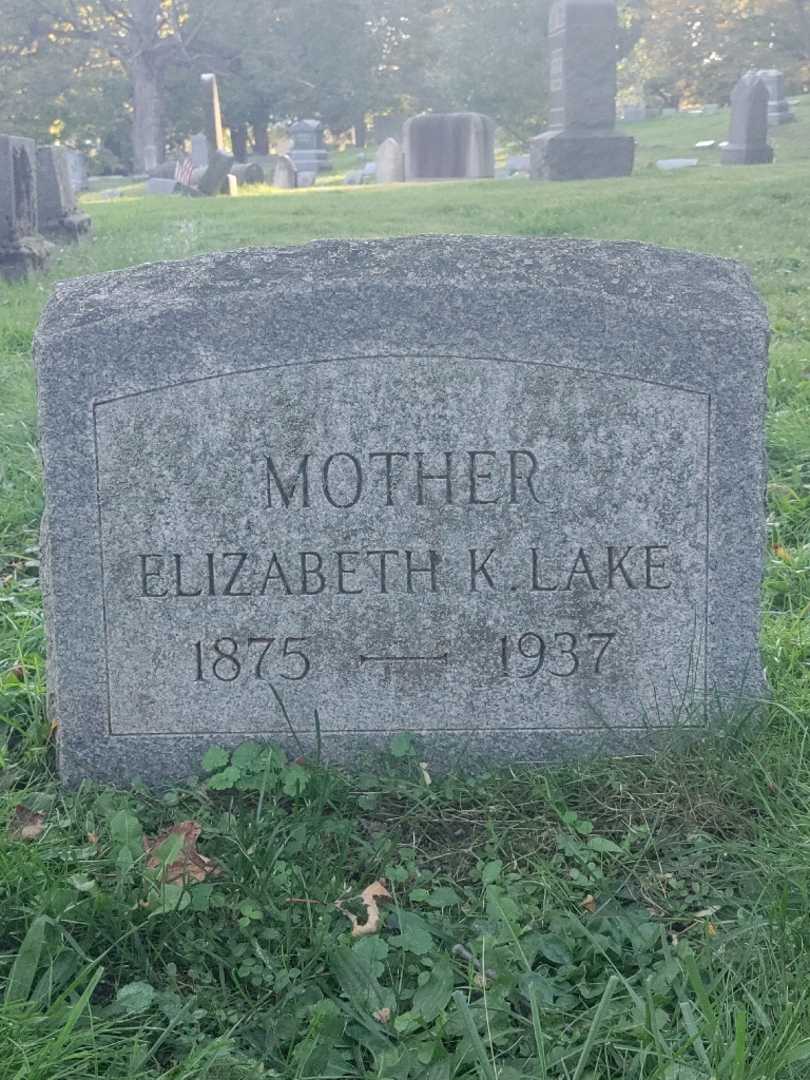 Elizabeth K. Lake's grave. Photo 3