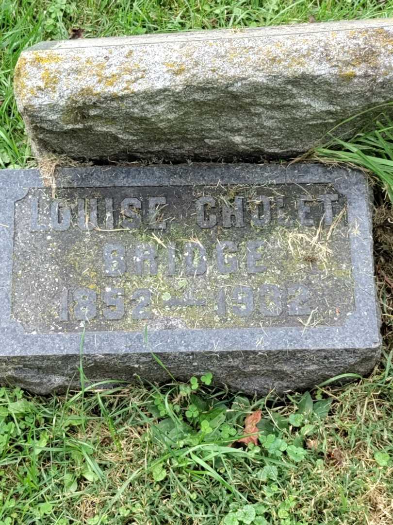 Louise Cholet Bridge's grave. Photo 3