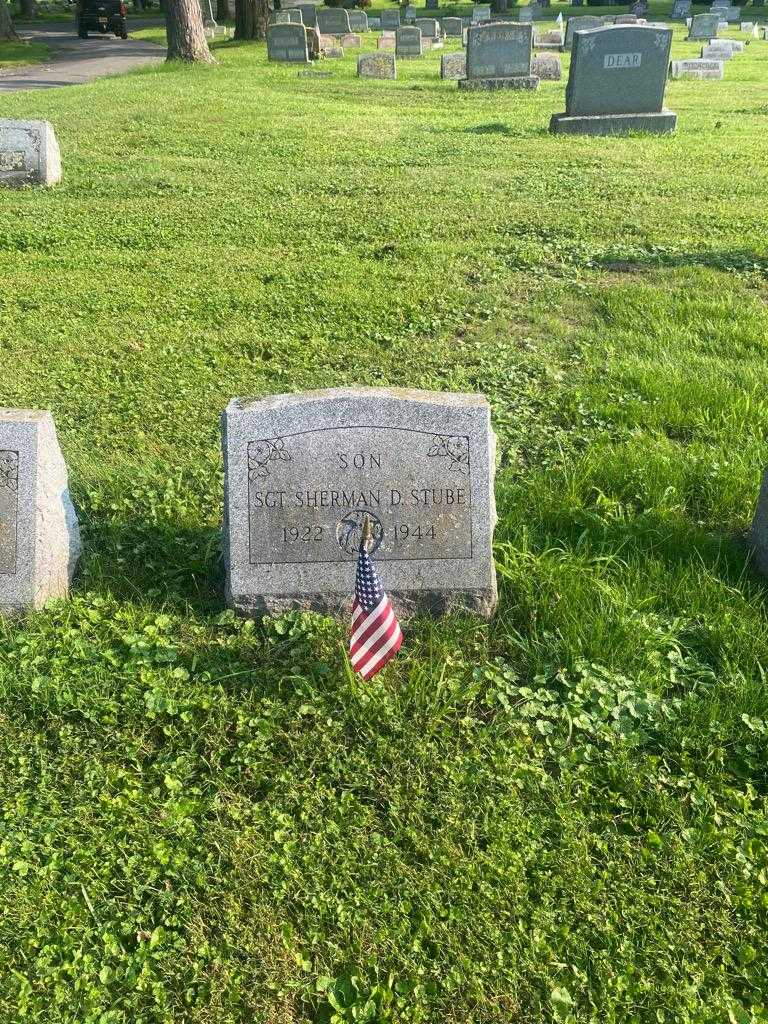 Sgt. Sherman D. Stube's grave. Photo 2