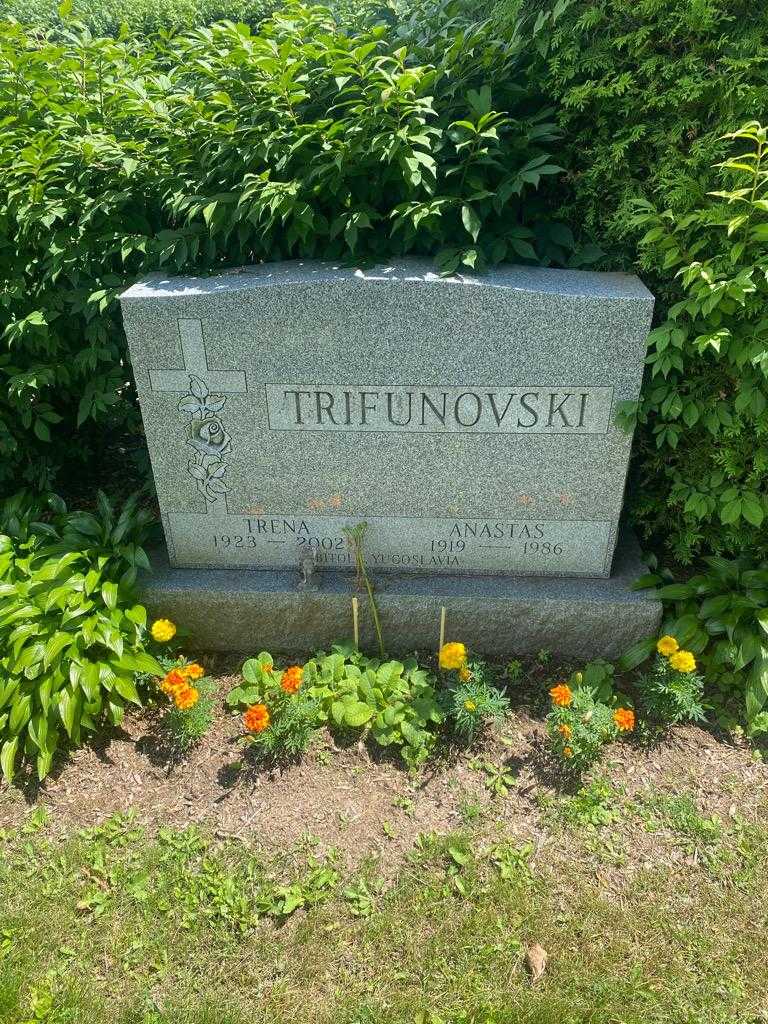 Anastas Trifunovski's grave. Photo 2