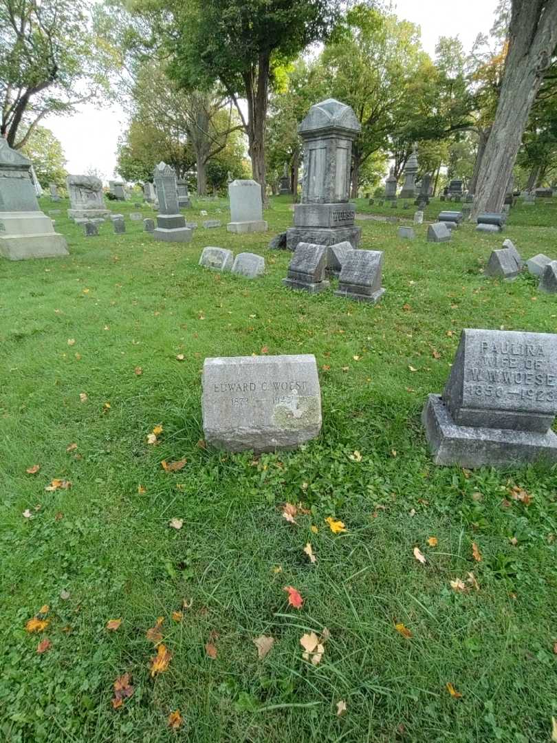 Edward C. Woese's grave. Photo 1