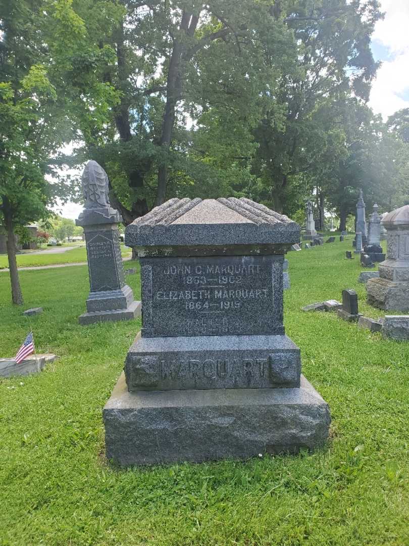 Walter J. Marquart's grave. Photo 3