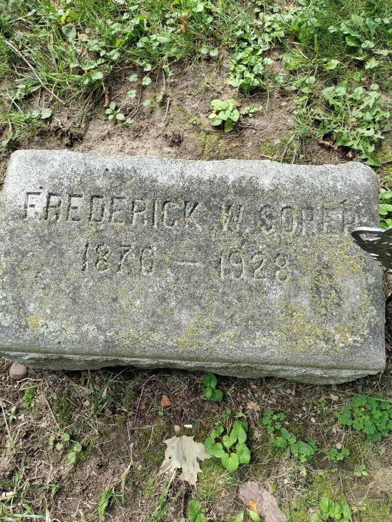 Frederick W. Soper's grave. Photo 4