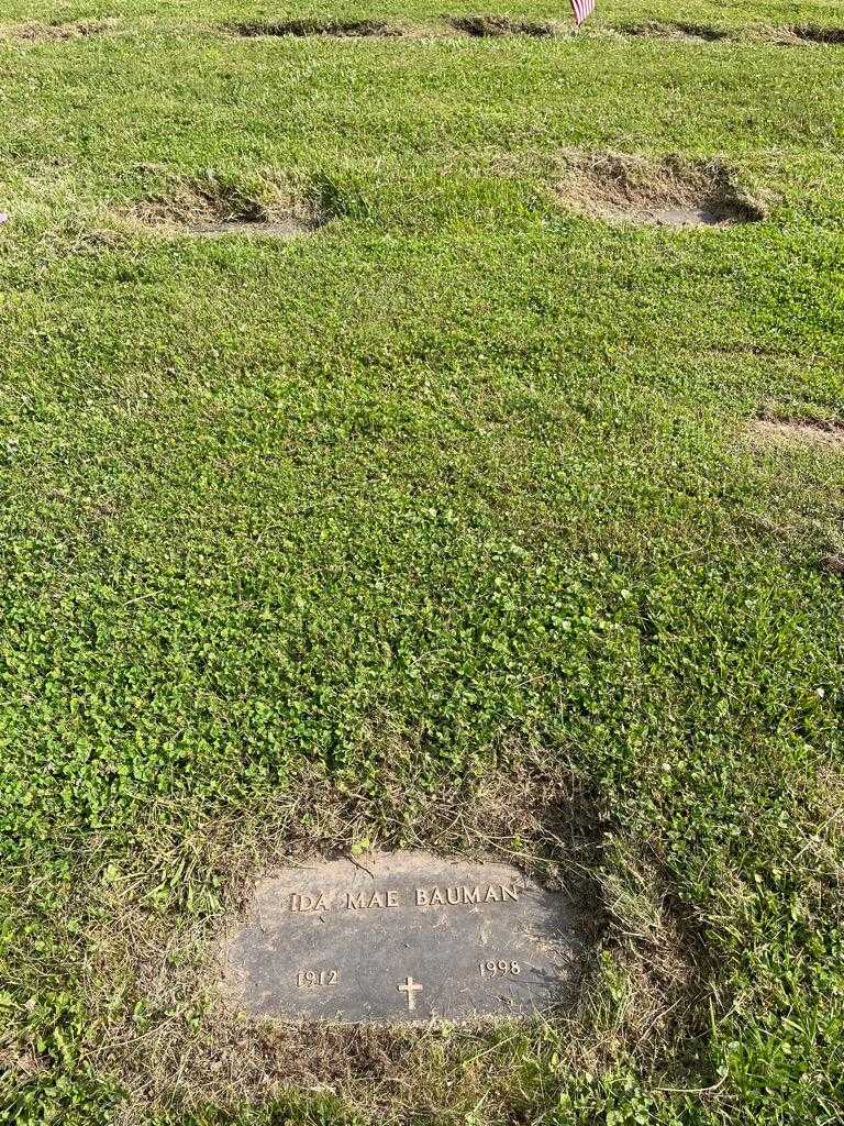 Ida Mae Bauman's grave. Photo 2