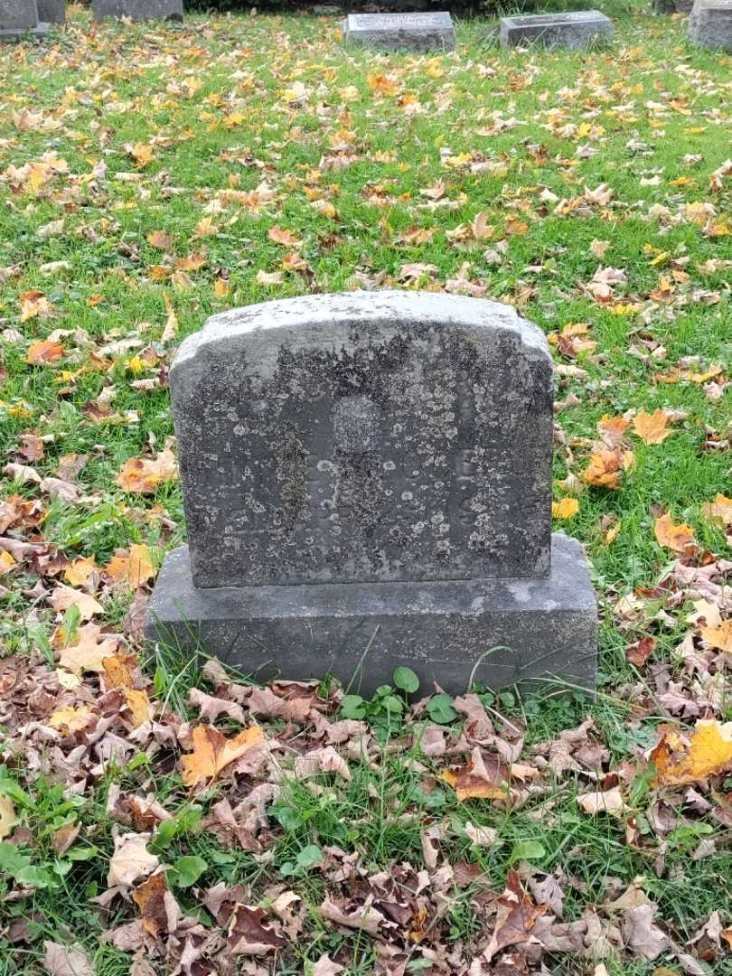 Minnie Mae Oberle's grave. Photo 2