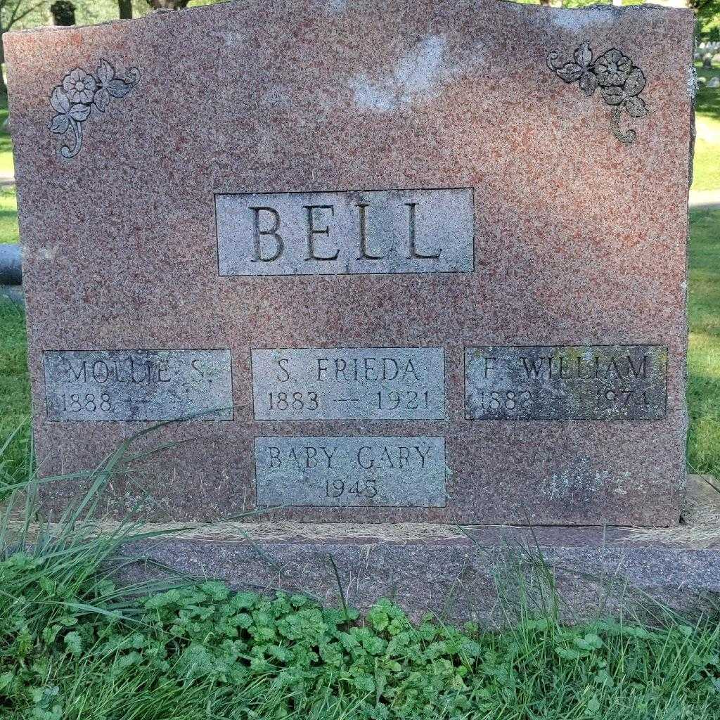 Selma Frieda Bell's grave. Photo 1