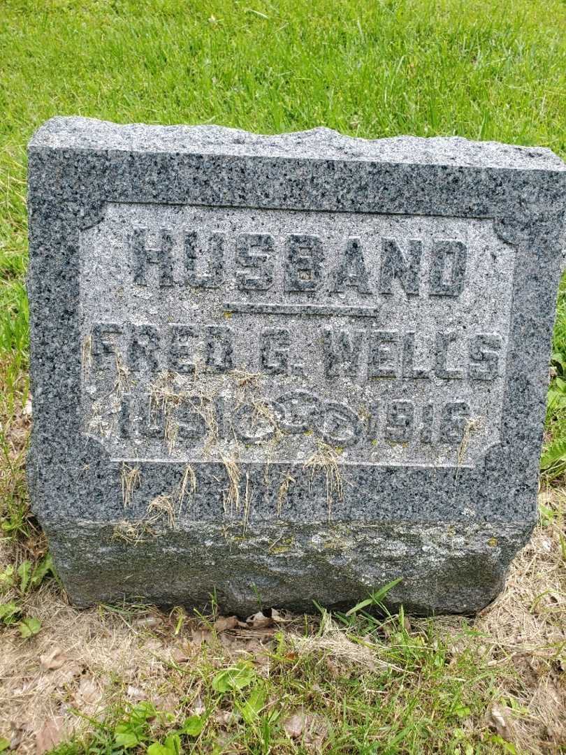 Fred G. "Godfred" Wells's grave. Photo 3