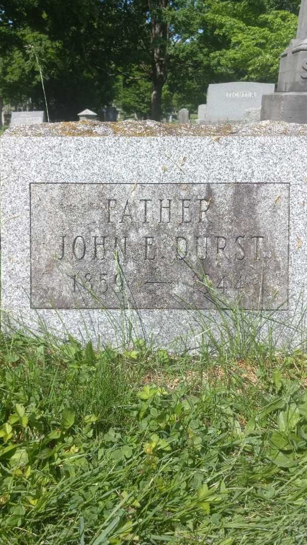 John E. Durst's grave. Photo 4