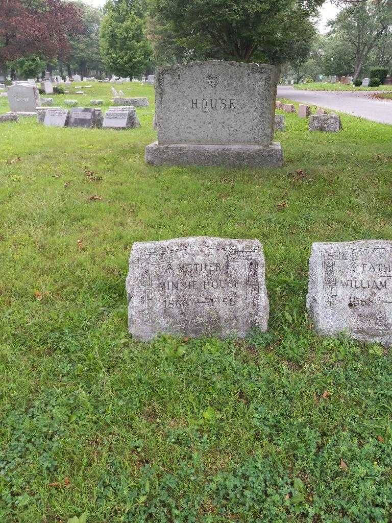 Minnie E. House's grave. Photo 1