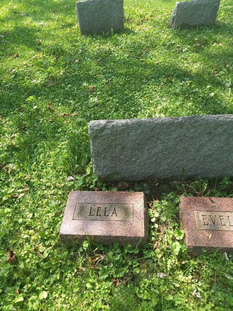 Lela Amelia Y. Mosher's grave. Photo 1