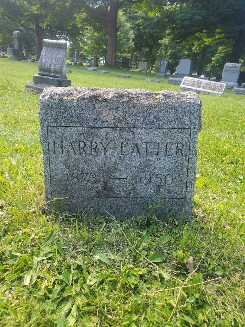 Harry Latter's grave. Photo 4