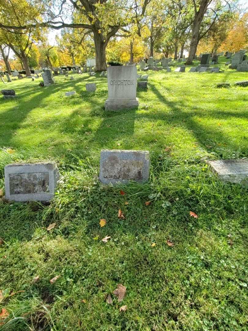 Forrest Lovely's grave. Photo 1