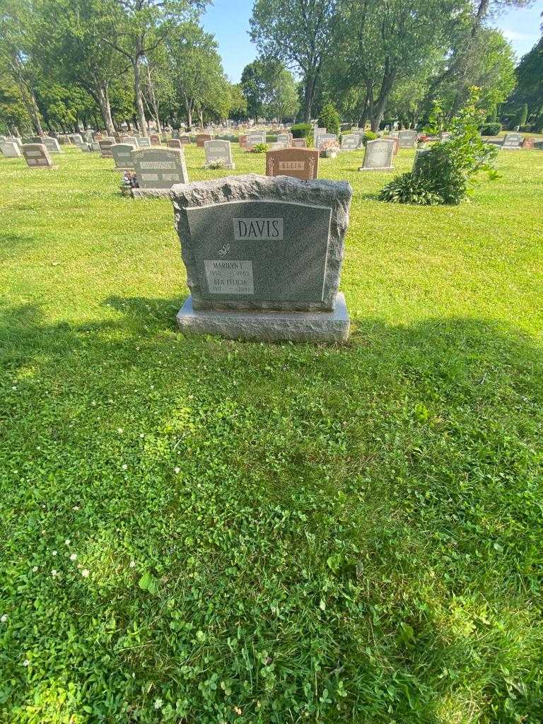 Marilyn I. Davis's grave. Photo 1