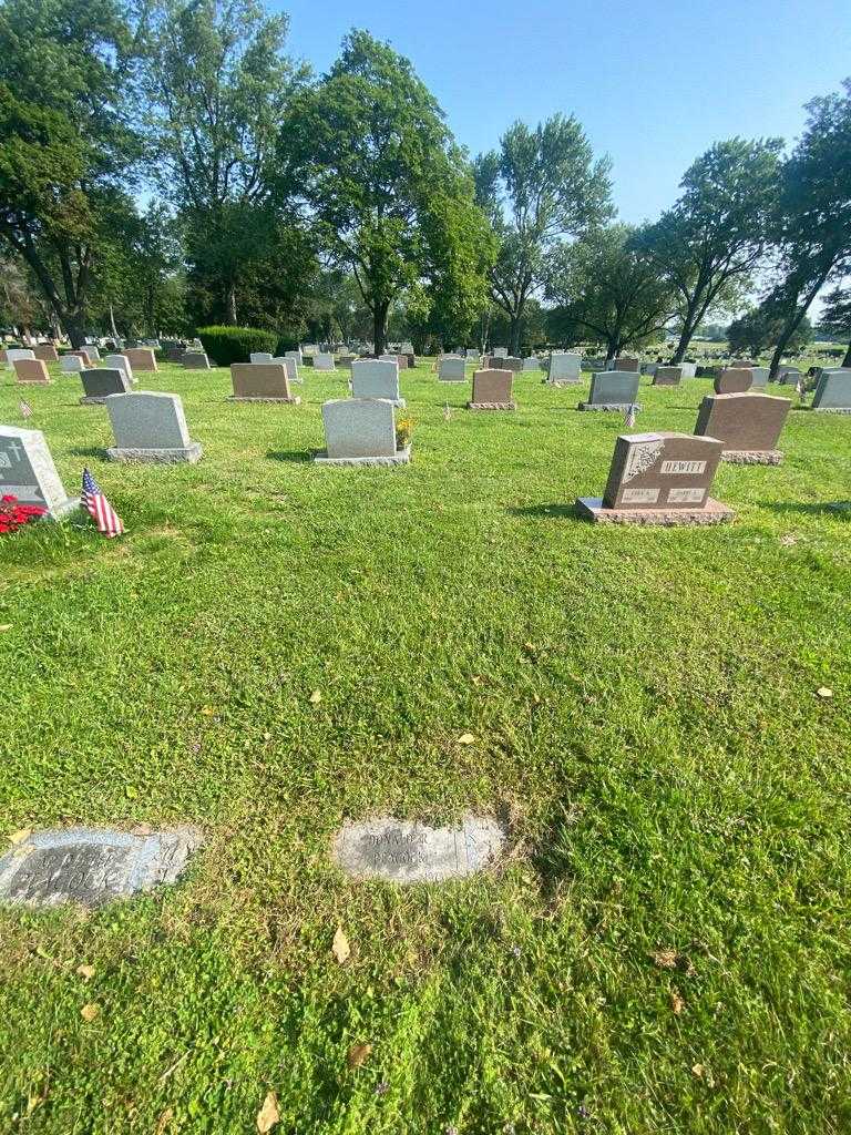 Donald R. Peacock's grave. Photo 1