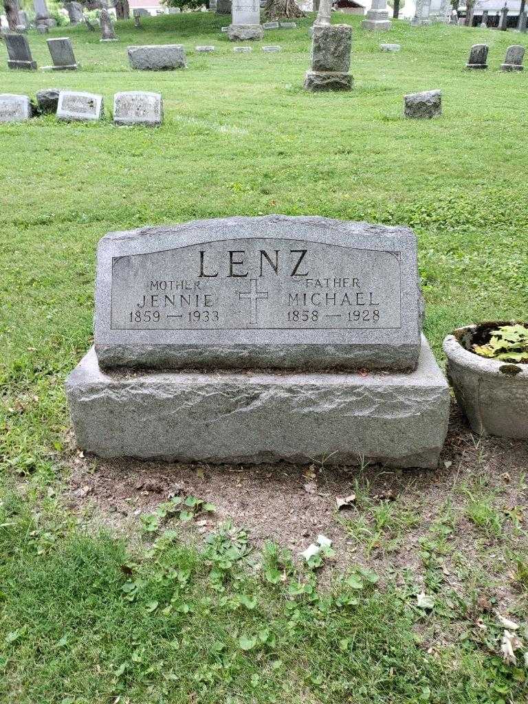 Jennie Lenz's grave. Photo 2