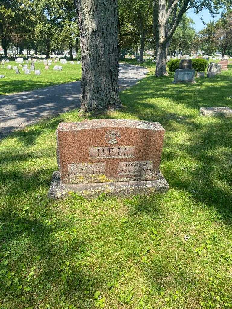 Olive J. Heil's grave. Photo 2