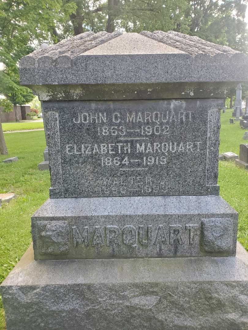 Walter J. Marquart's grave. Photo 4