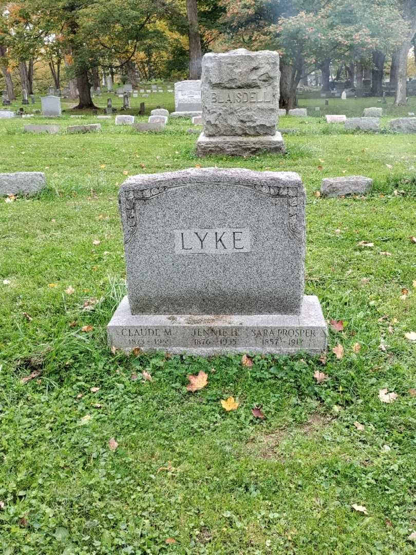 Jennie E. Lyke's grave. Photo 2