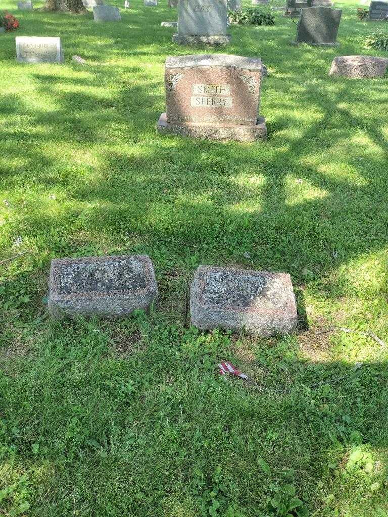 Hildegarde Sperry Smith's grave. Photo 1