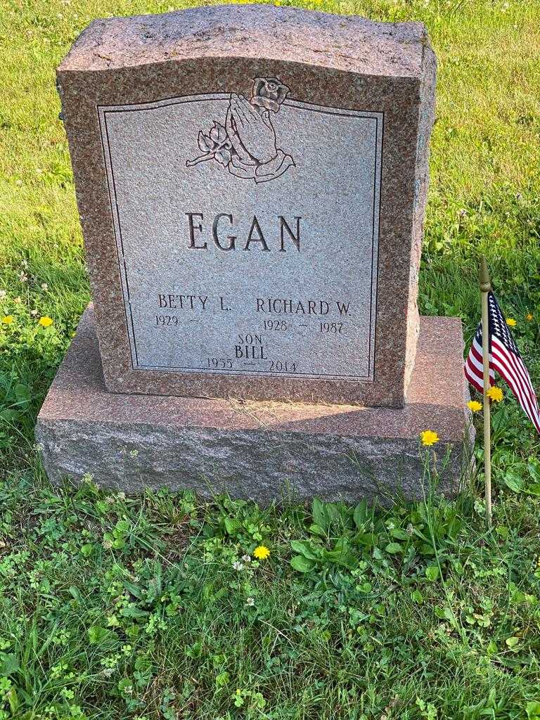 Bill Egan's grave. Photo 1