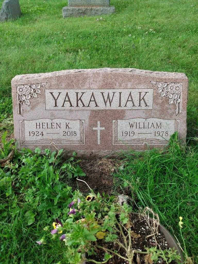 Helen K. Yakawiak's grave. Photo 2