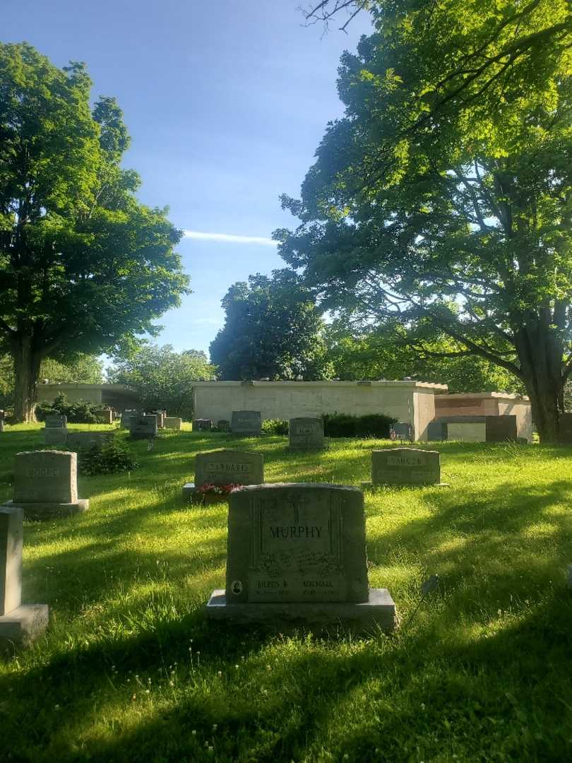 Eileen B. Murphy's grave. Photo 1