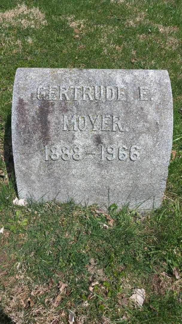 Gertrude E. Moyer's grave. Photo 4
