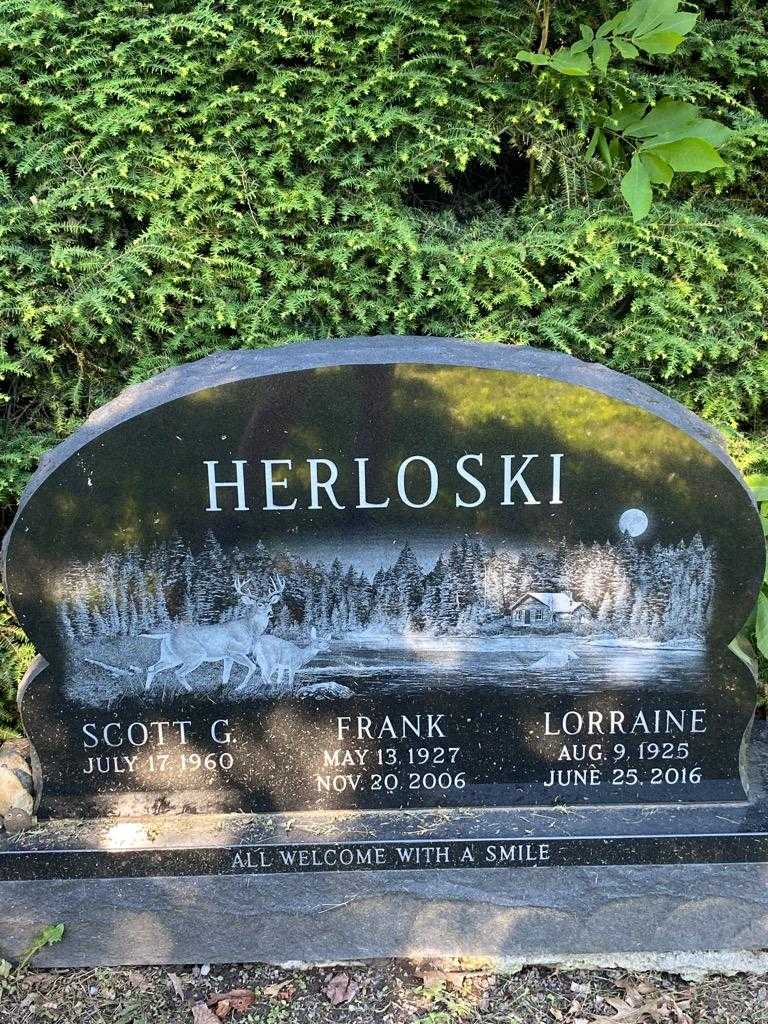 Lorraine Herloski's grave. Photo 3