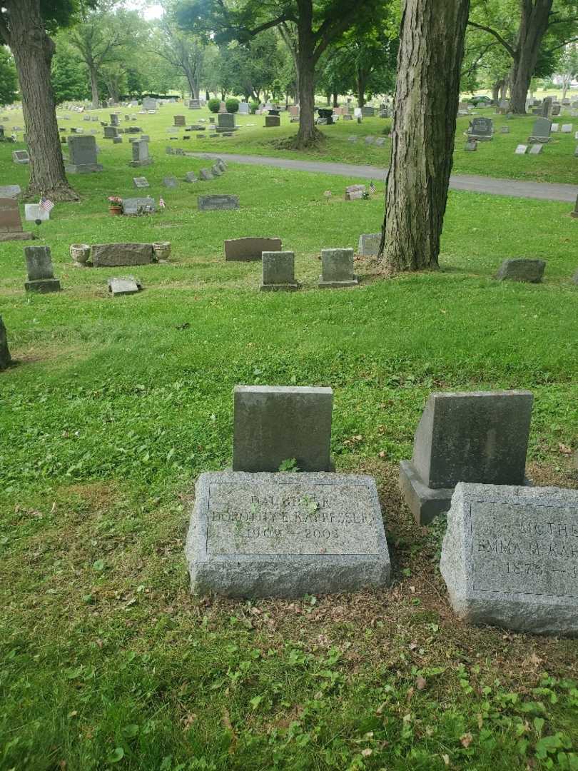 Dorothy E. Kappesser's grave. Photo 1