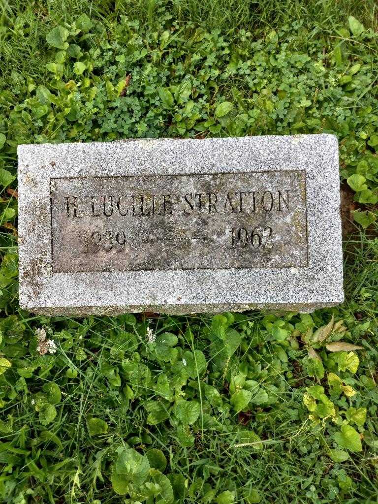 Helen Lucille Stratton's grave. Photo 2