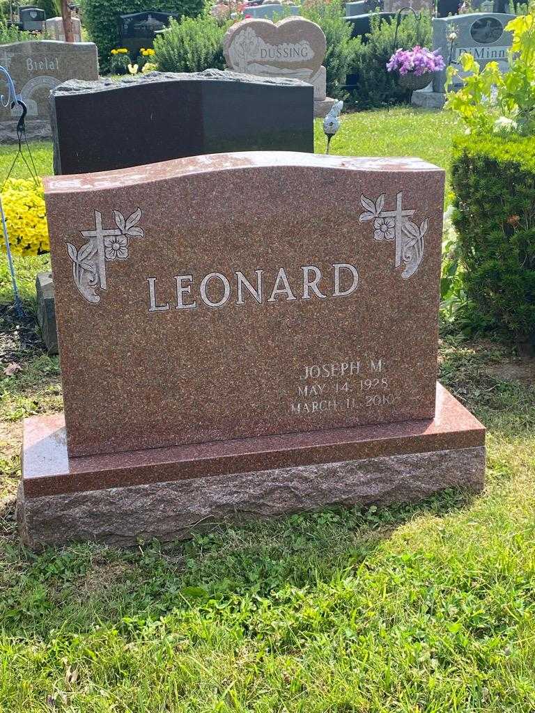Joseph M. Leonard's grave. Photo 3