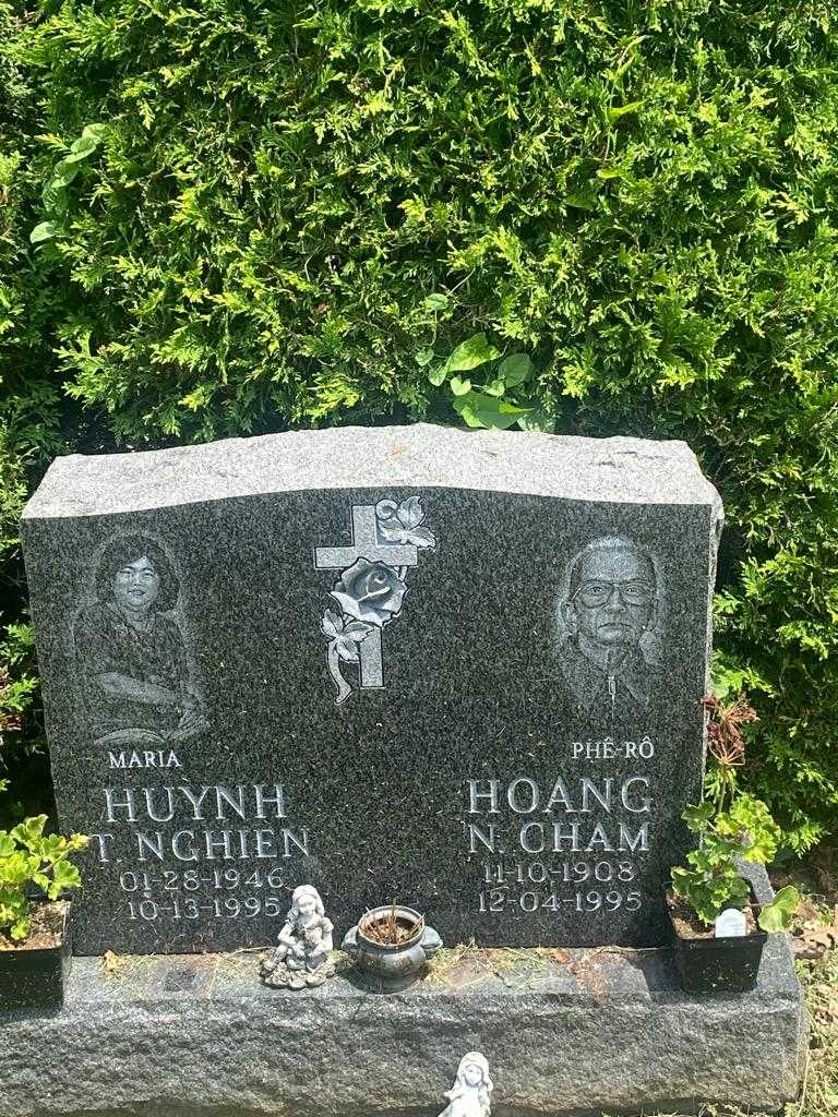 Nghien T. Huynh's grave. Photo 3