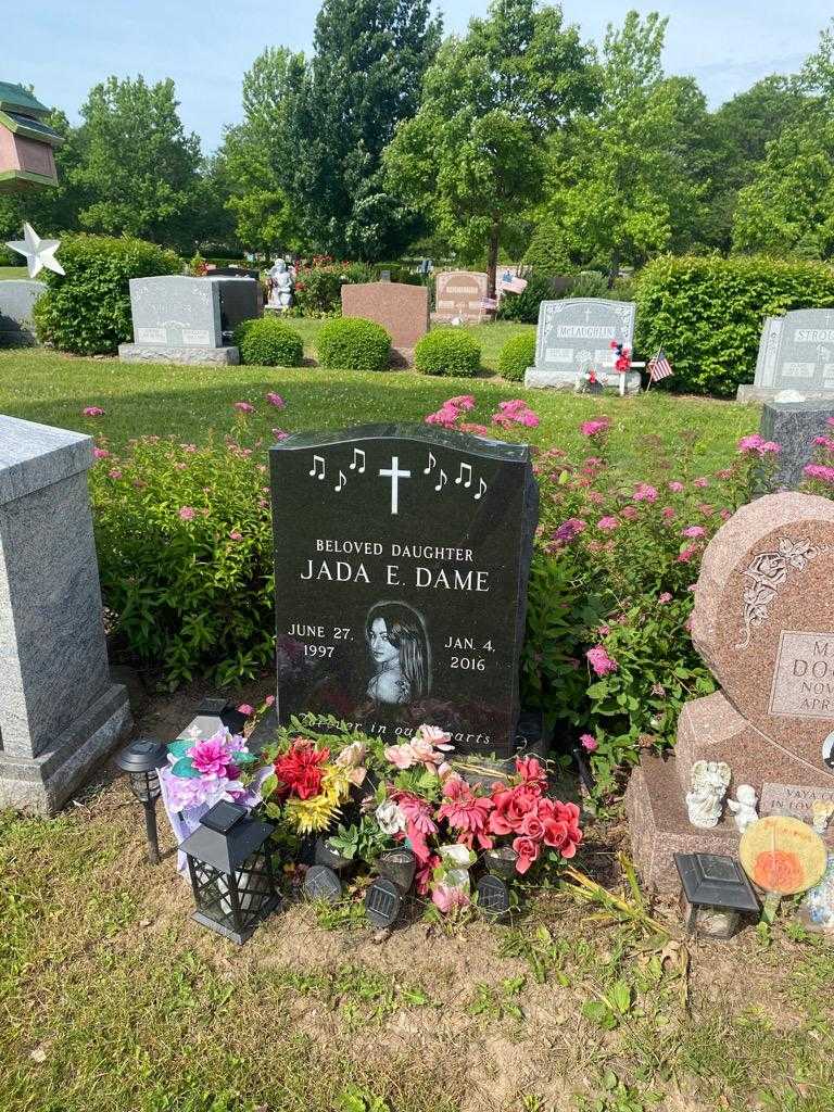 Jada E. Dame's grave. Photo 3