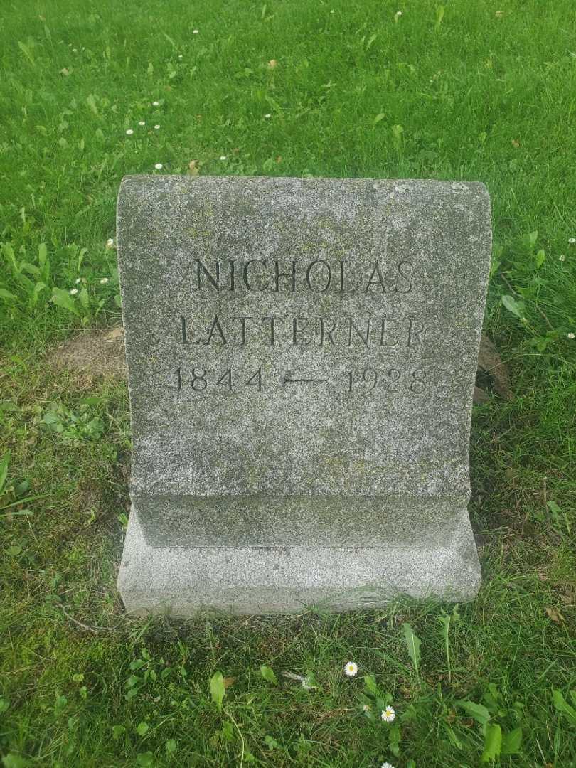 Nicholas Latterner's grave. Photo 4