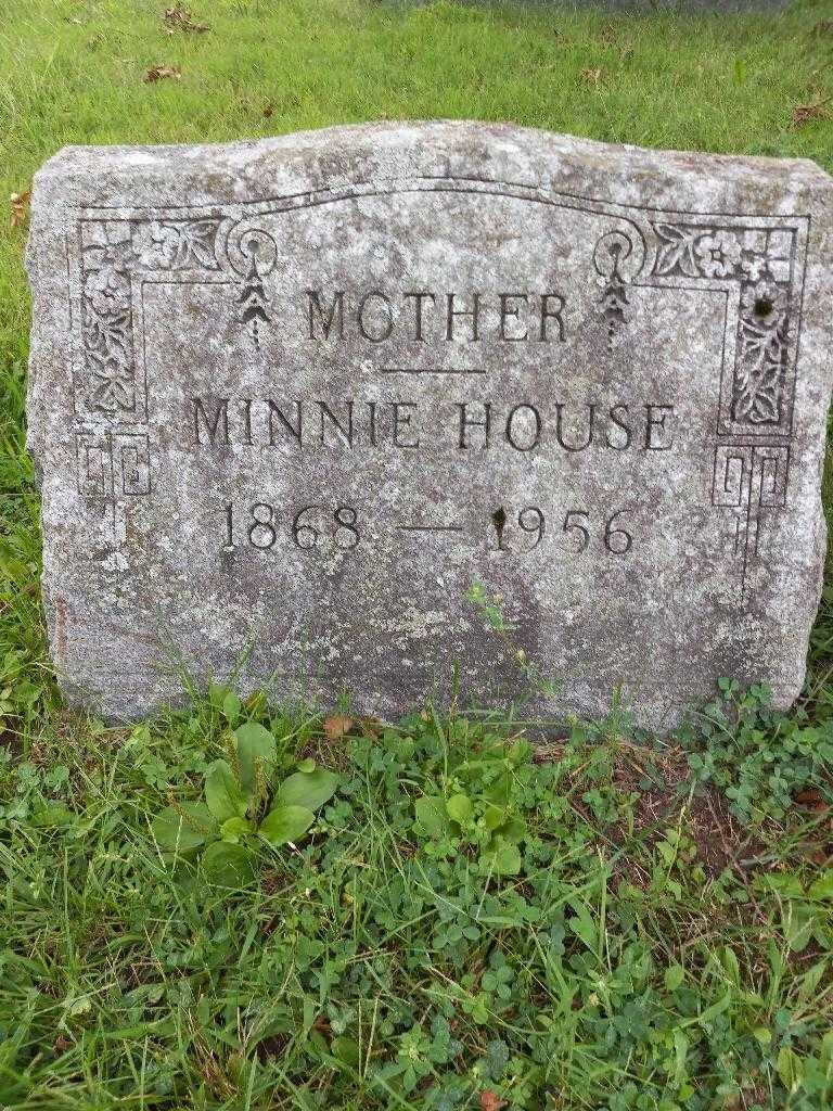 Minnie E. House's grave. Photo 3