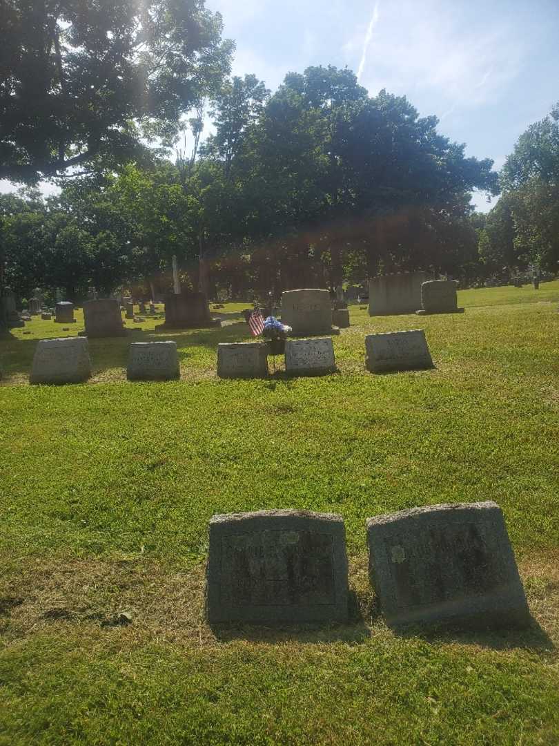 Carrie E. Surbeck's grave. Photo 1