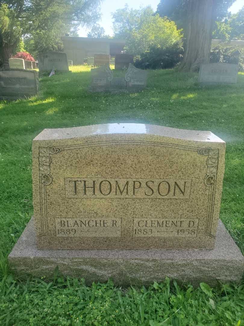 Blanche R. Thompson's grave. Photo 3