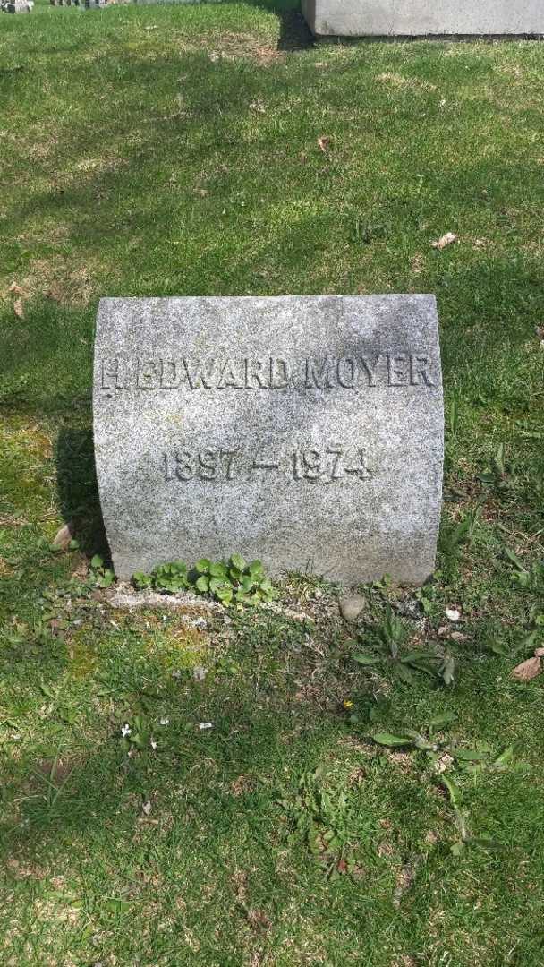 H. Edward Moyer's grave. Photo 4