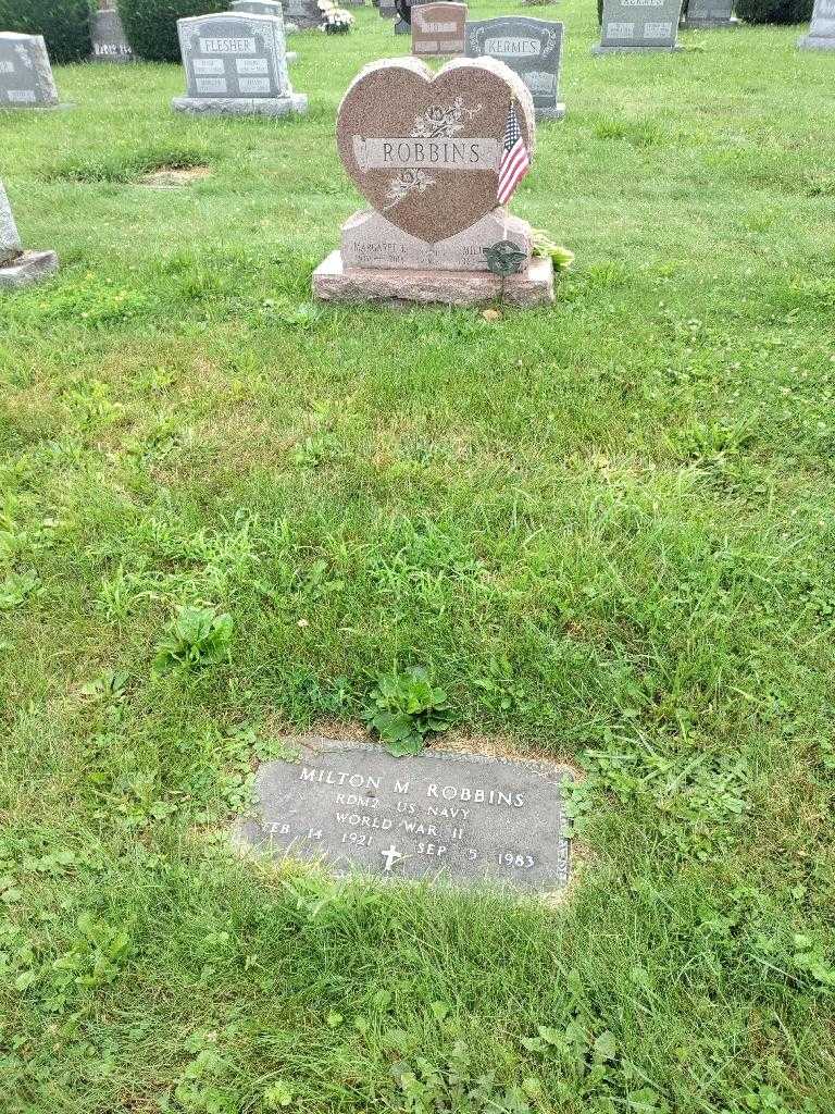 Milton M. Robbins's grave. Photo 4
