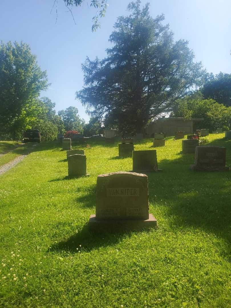 Madelyn R. Van Riper's grave. Photo 2