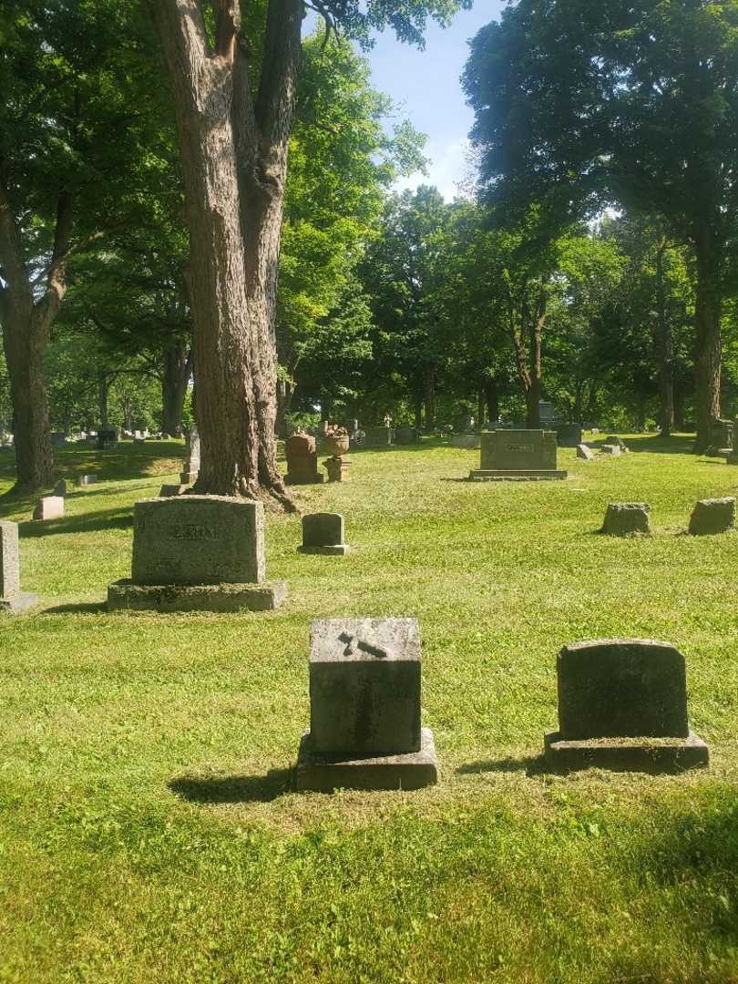 Oscar F. Rieger's grave. Photo 1