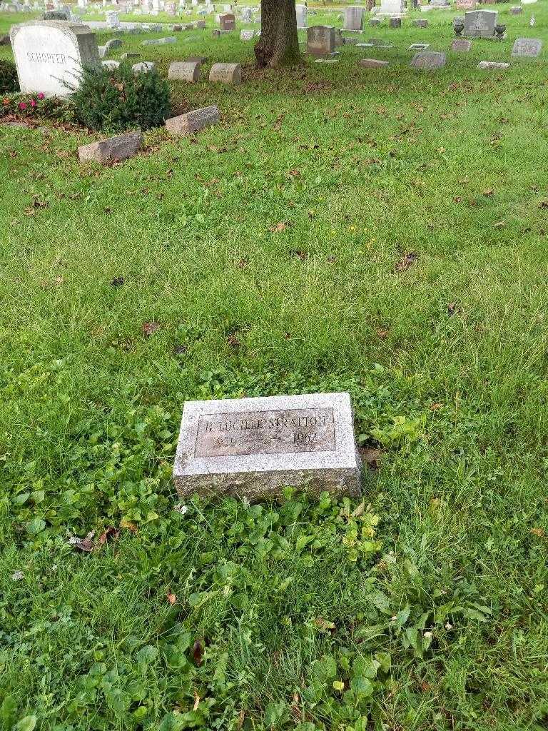 Helen Lucille Stratton's grave. Photo 3