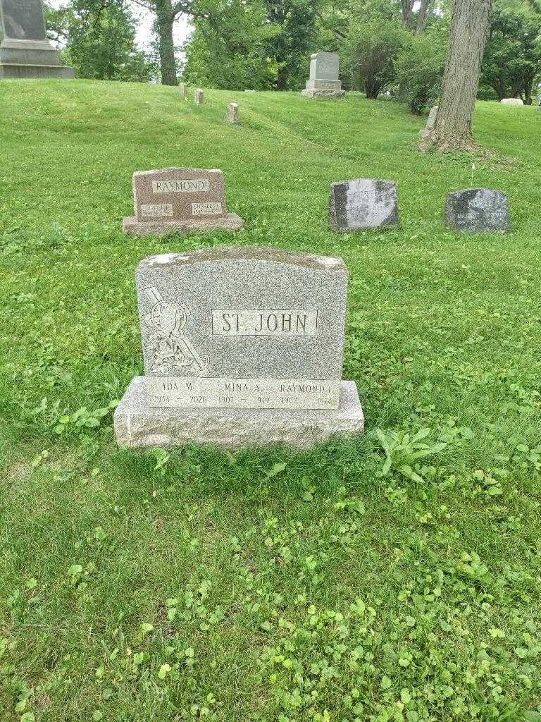 Mina A. St. John's grave. Photo 2