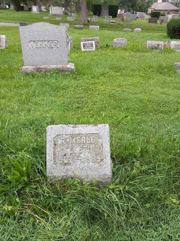 Robert Merle Sleeth's grave. Photo 1