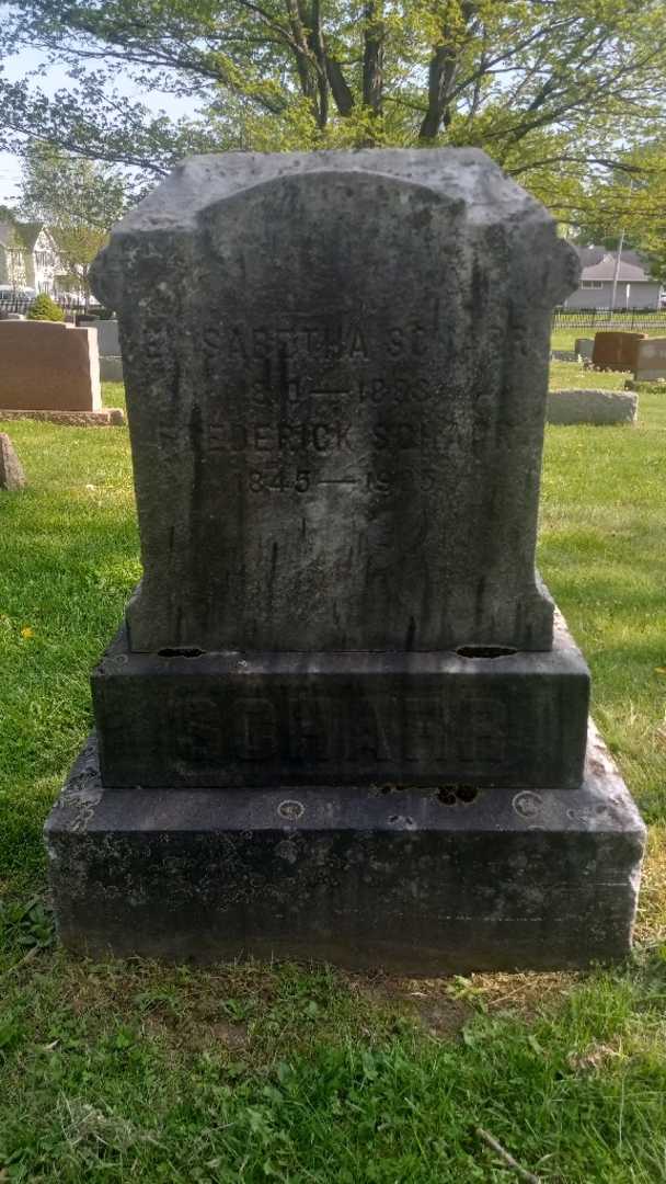 Frederick Scharr's grave. Photo 1